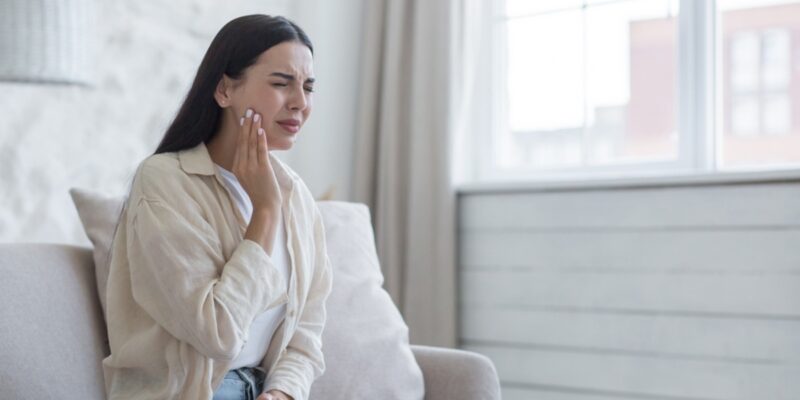 broken tooth here s what to do immediately for relief and repair